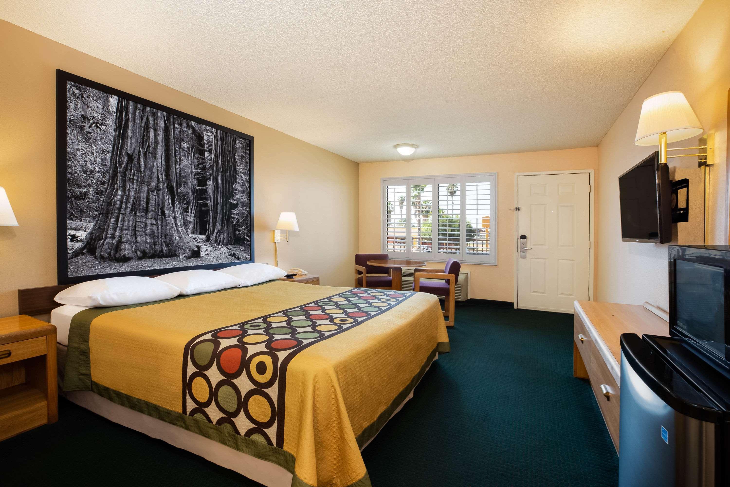 Hotel Super 8 By Wyndham Lindsay Olive Tree Exterior foto