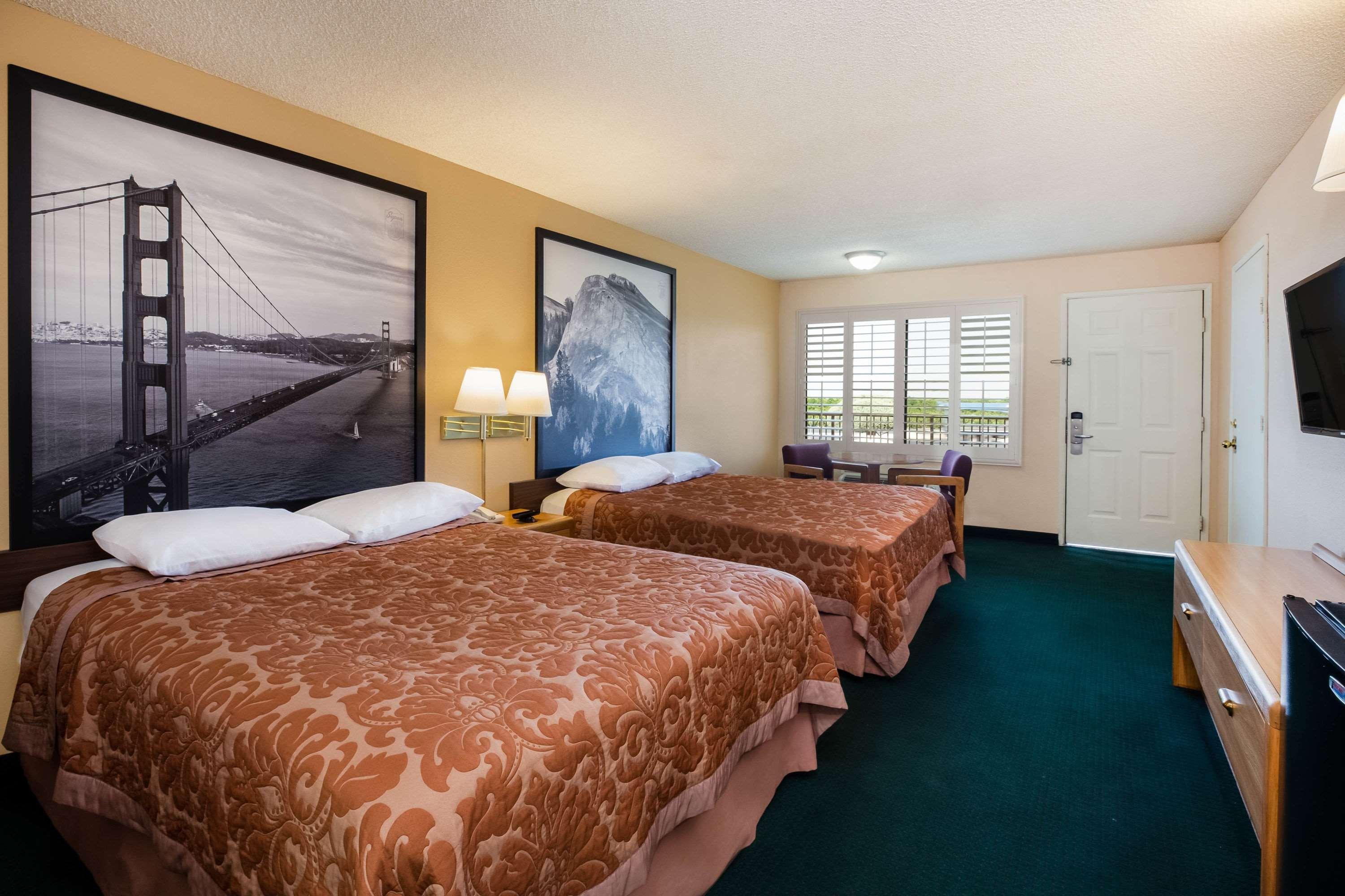 Hotel Super 8 By Wyndham Lindsay Olive Tree Exterior foto